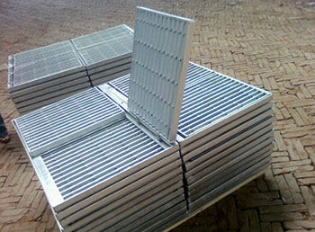 1475632771140576.jpg 热镀锌钢格板3.jpg