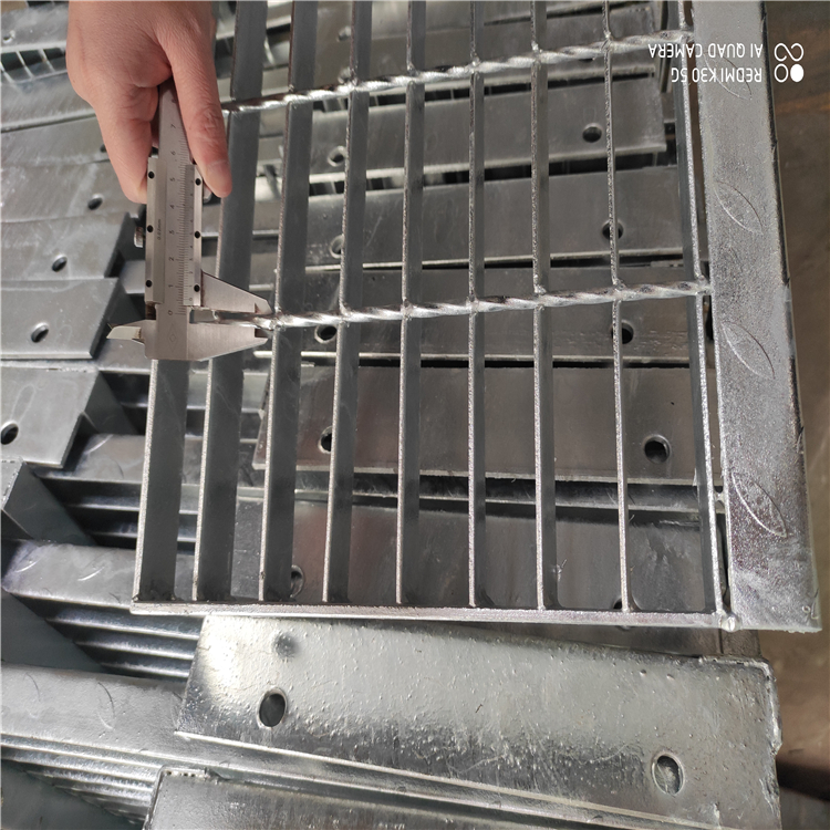 踏步格栅板