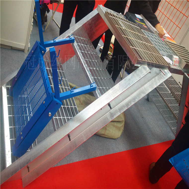 踏步格栅板