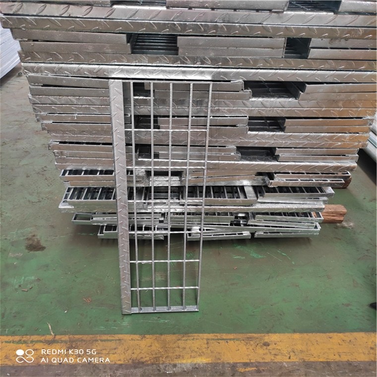 钢梯踏步板 钢梯踏步板