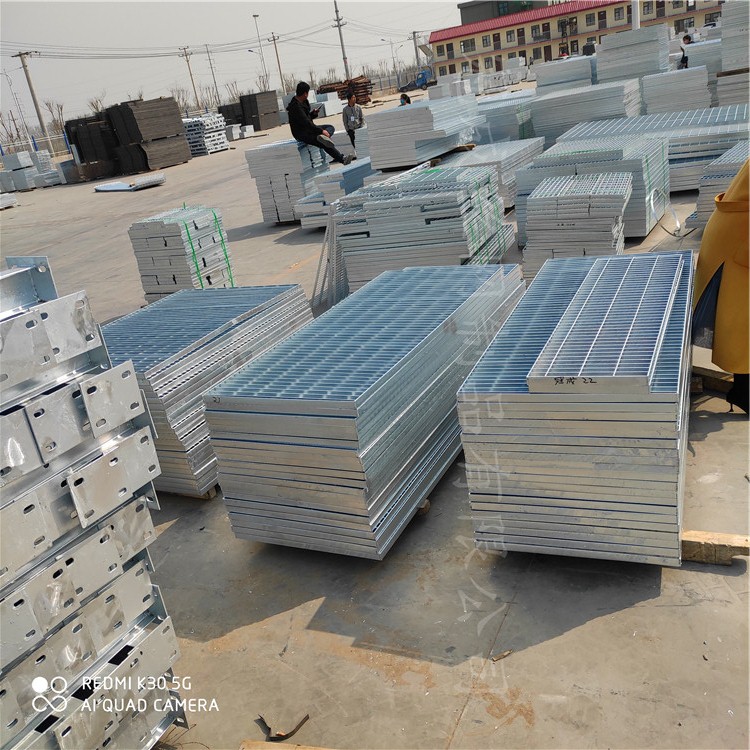 机器压焊钢格栅